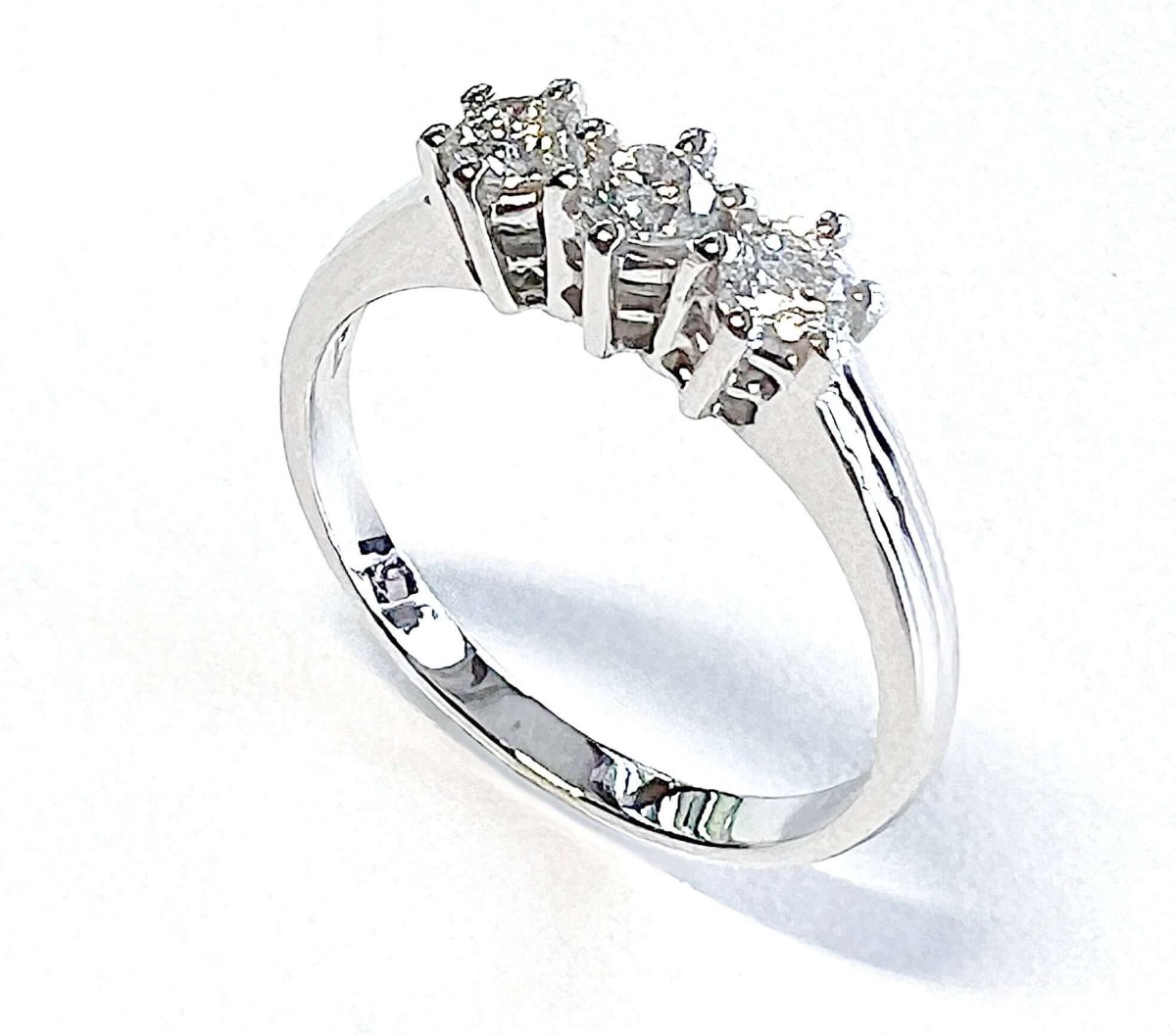 Anello trilogy di diamanti e oro ARMONIE  art.AN2938