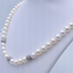 Girocollo filo di perle e boules in  oro  bianco 750% Art. GRP7,5-83P