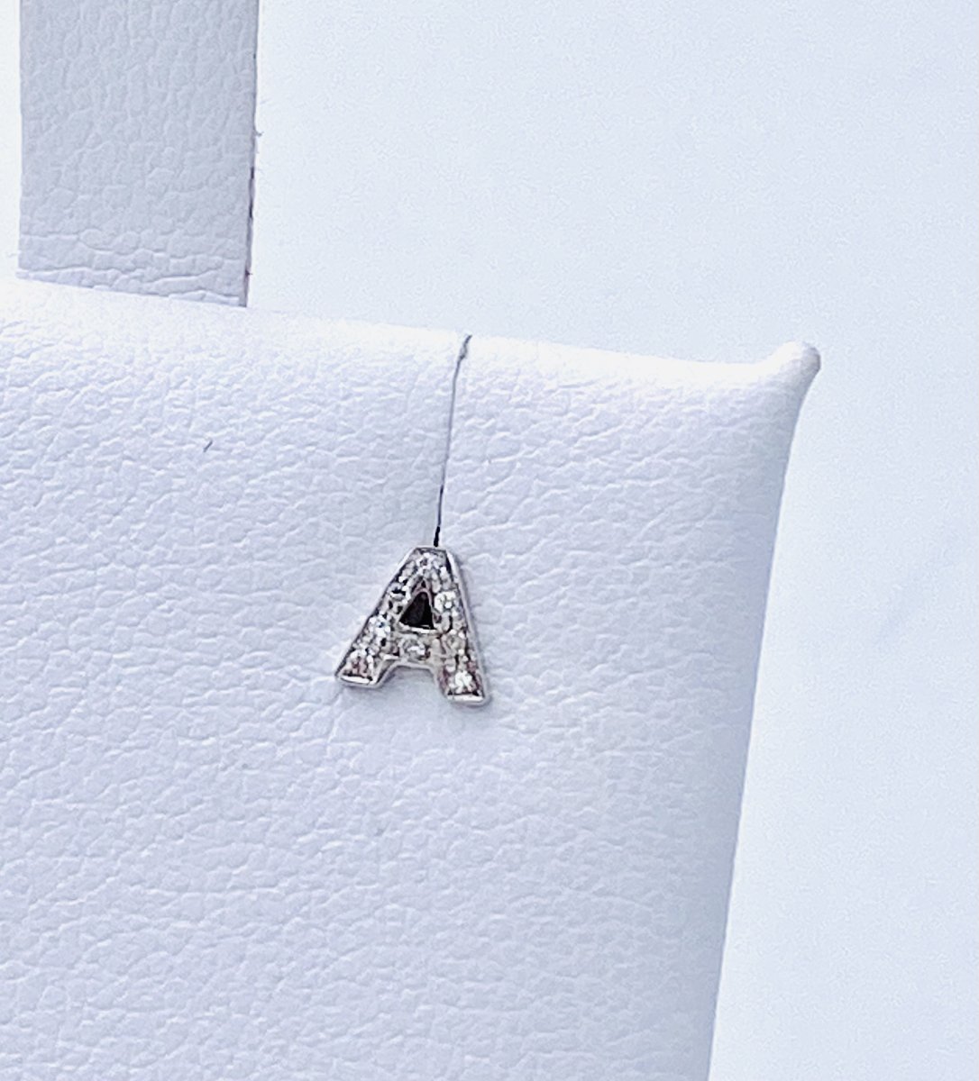 Mono orecchino lettera oro e diamanti art. LETTERA-A